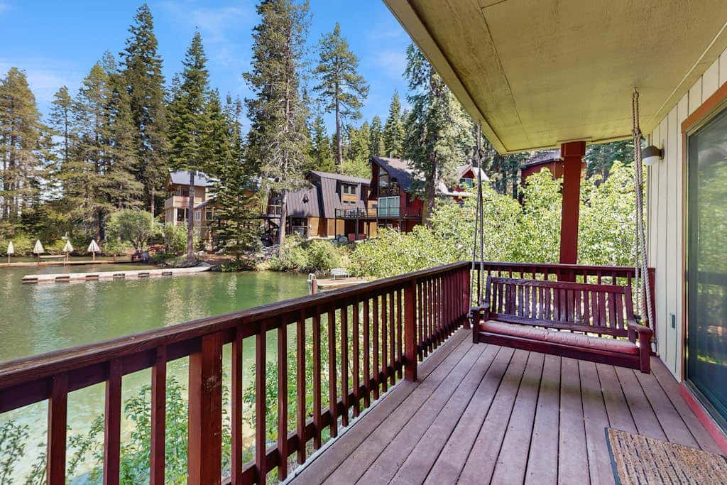 Terrific lakefront gem with private hot tub, dock & beach - near skiing & town
