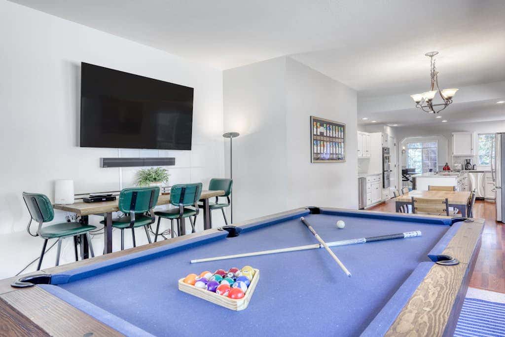 Dog-friendly home with pool table, fireplaces, & private hot tub, sleeps 10