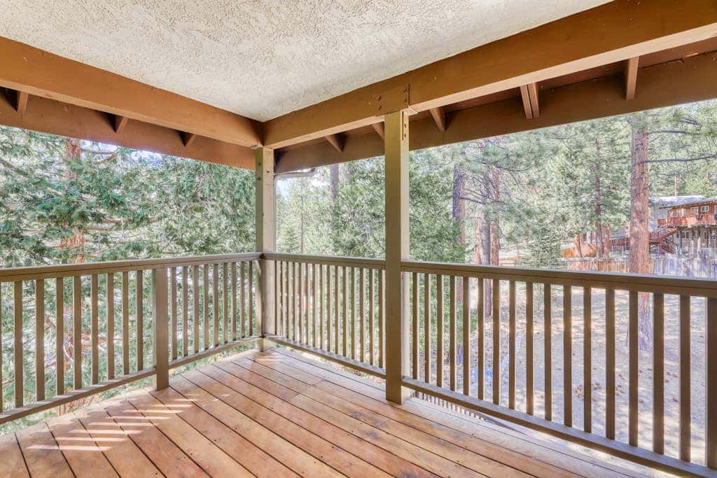 Dog-friendly home with pool table, fireplaces, & private hot tub, sleeps 10