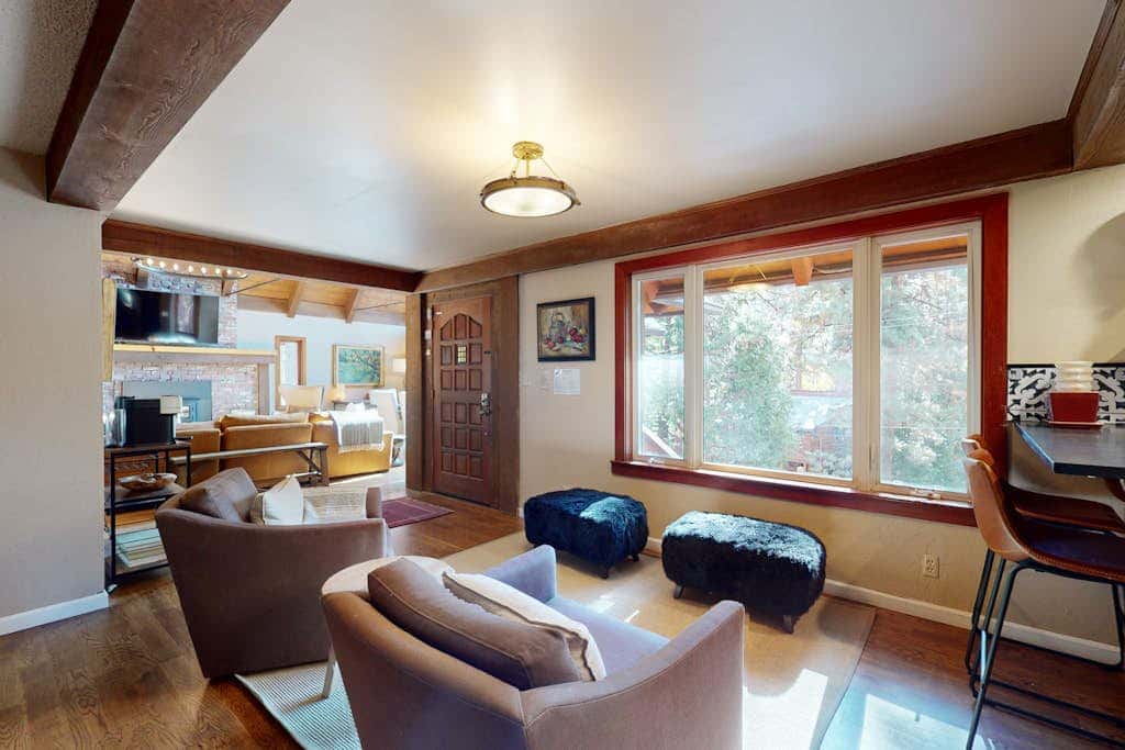 Beautiful home near the lake & slopes with private hot tub, pool table, & WiFi