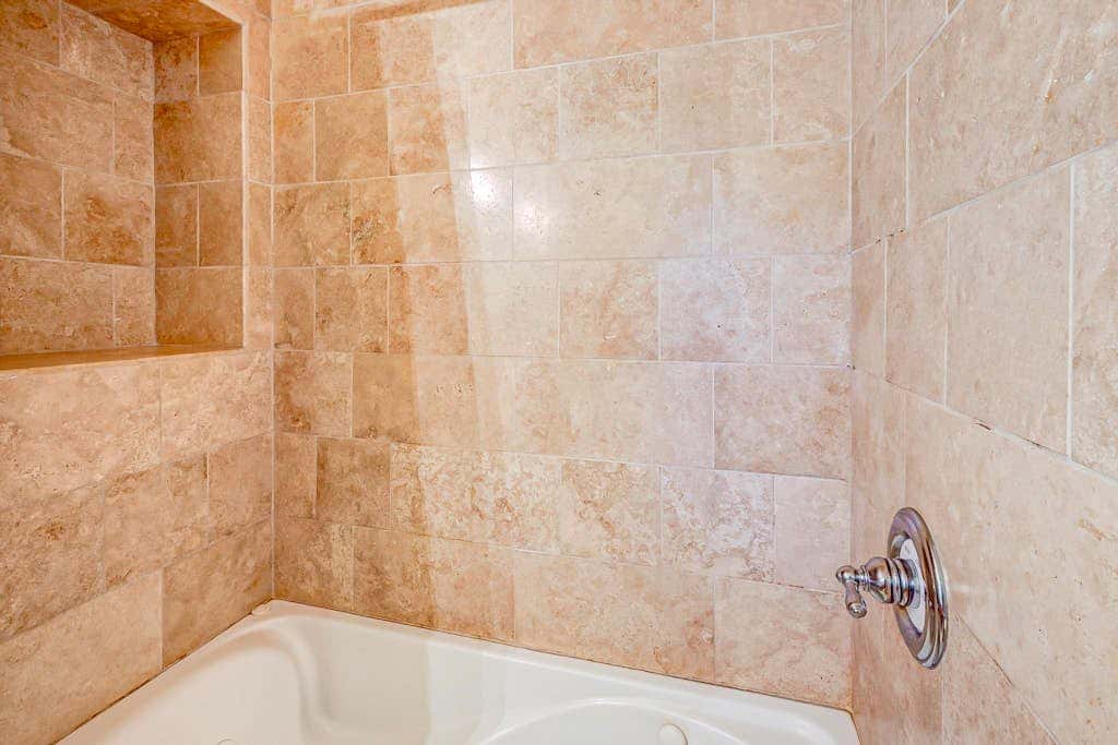 Spacious Tahoe Donner retreat with private hot tub - near trails, slopes & golf