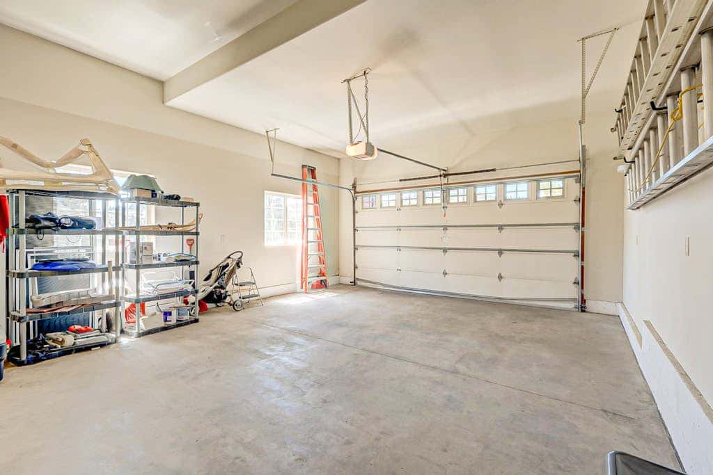 Spacious Tahoe Donner retreat with private hot tub - near trails, slopes & golf