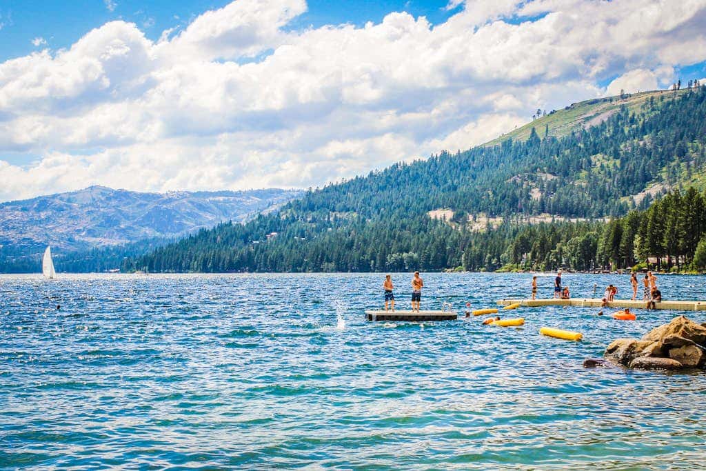 Spacious Tahoe Donner retreat with private hot tub - near trails, slopes & golf