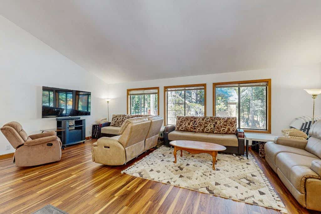 Serene Road Lodge