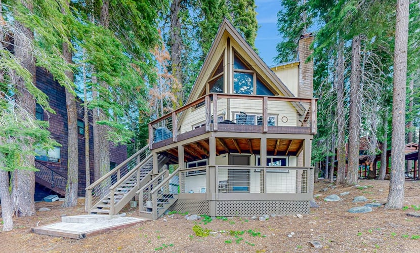 Donner Lakefront Retreat