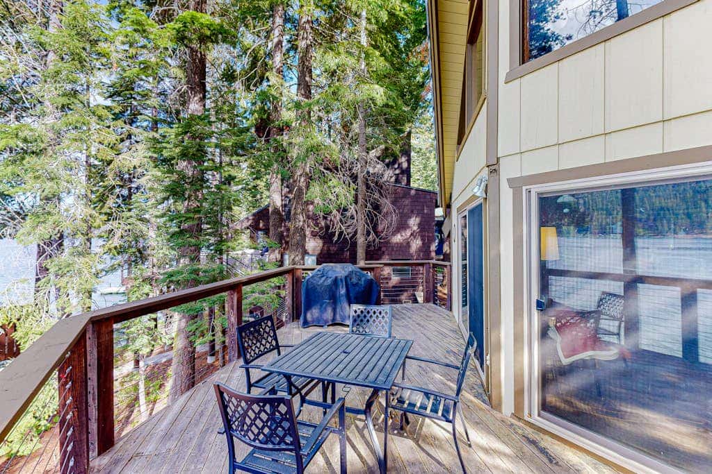 Superb lakefront home with mountain & lake views, fireplace, tennis & washer&dryer