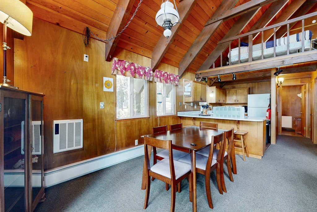 Superb lakefront home with mountain & lake views, fireplace, tennis & washer&dryer