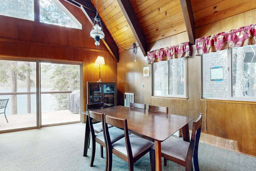 Superb lakefront home with mountain & lake views, fireplace, tennis & washer&dryer