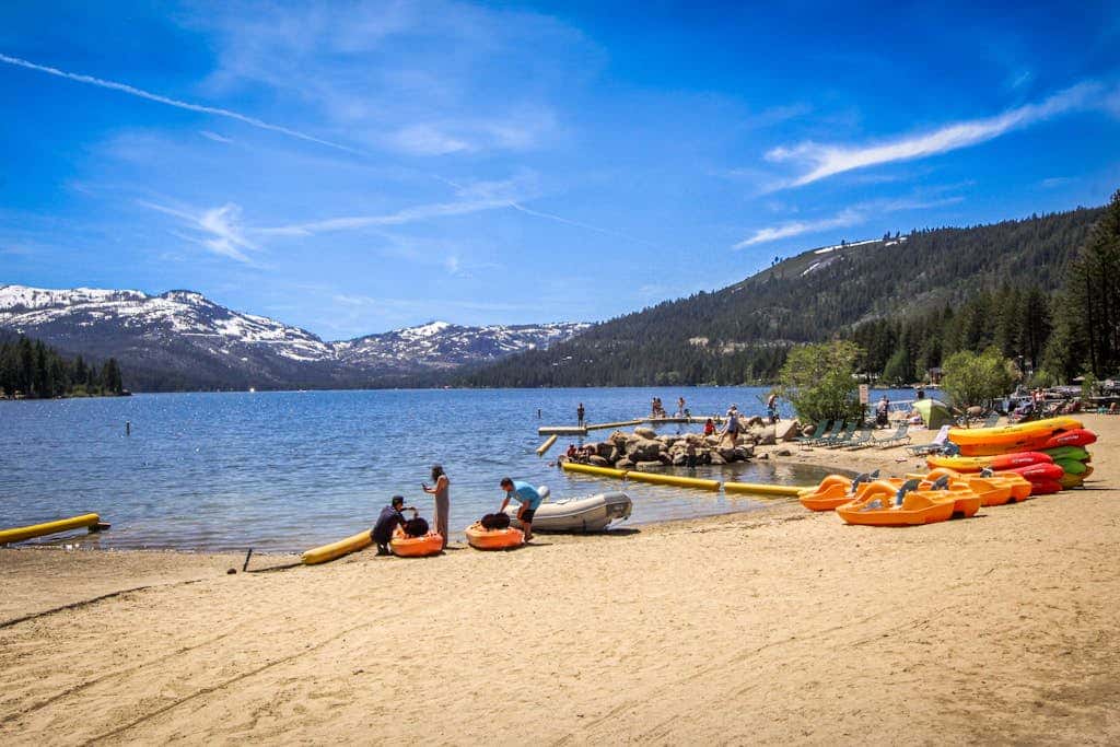 Superb lakefront home with mountain & lake views, fireplace, tennis & washer&dryer