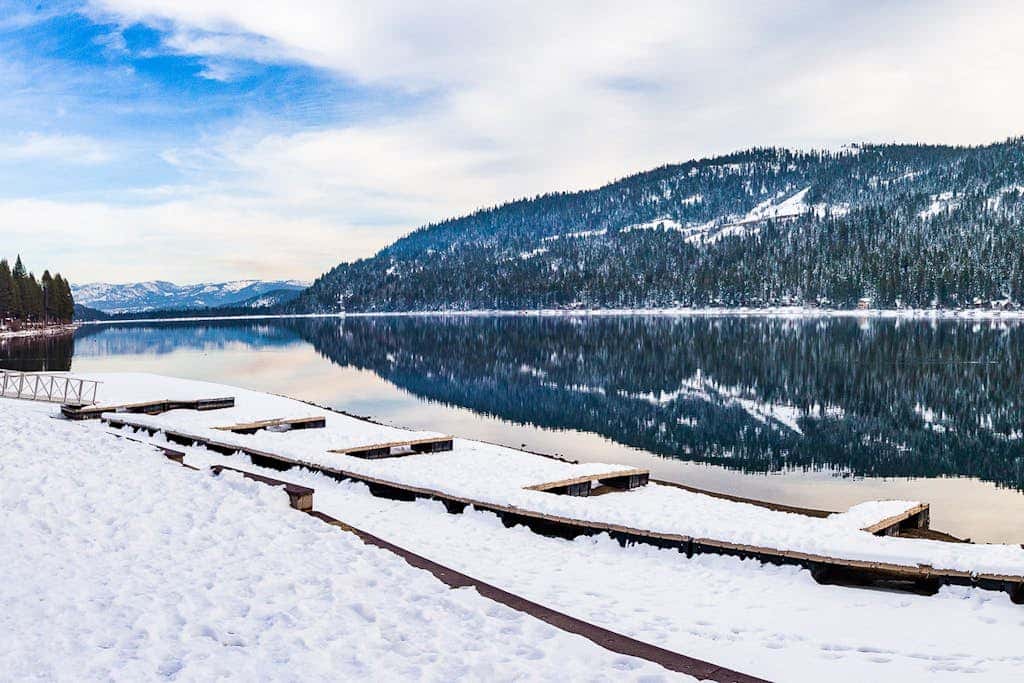 Superb lakefront home with mountain & lake views, fireplace, tennis & washer&dryer
