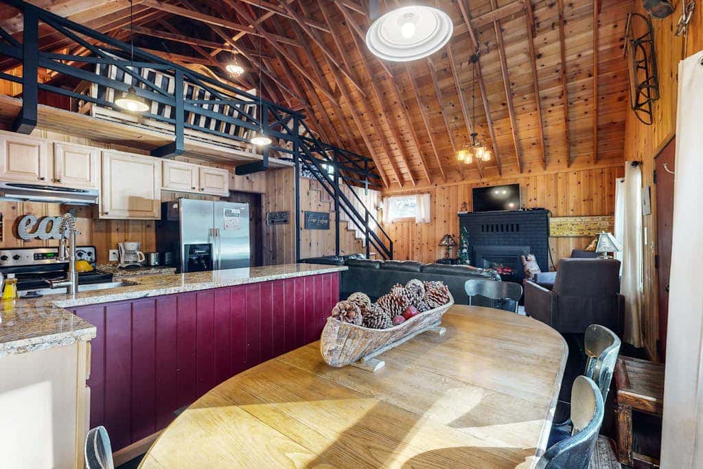 Dog-friendly waterfront cabin with lake views & access - close to slopes
