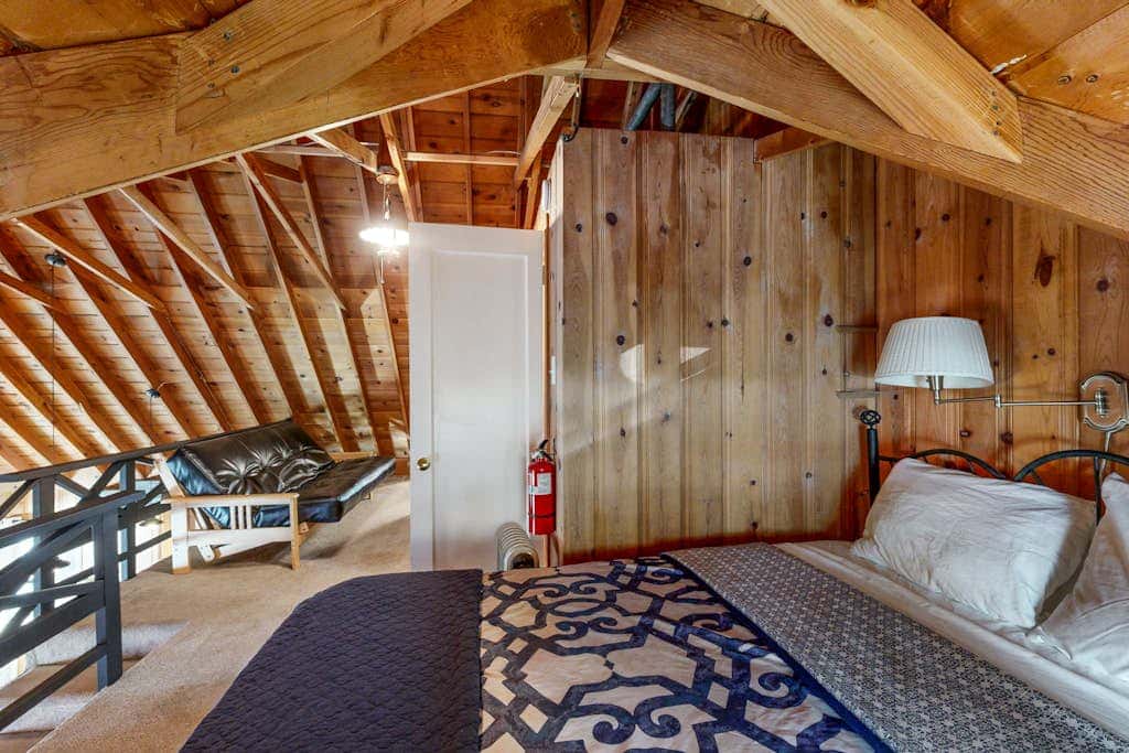 Dog-friendly waterfront cabin with lake views & access - close to slopes