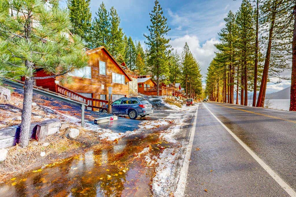 Dog-friendly waterfront cabin with lake views & access - close to slopes
