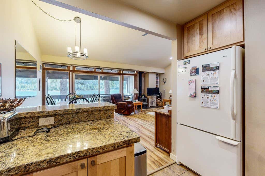 Second-floor lakefront condo with scenic views & easy access to town & slopes
