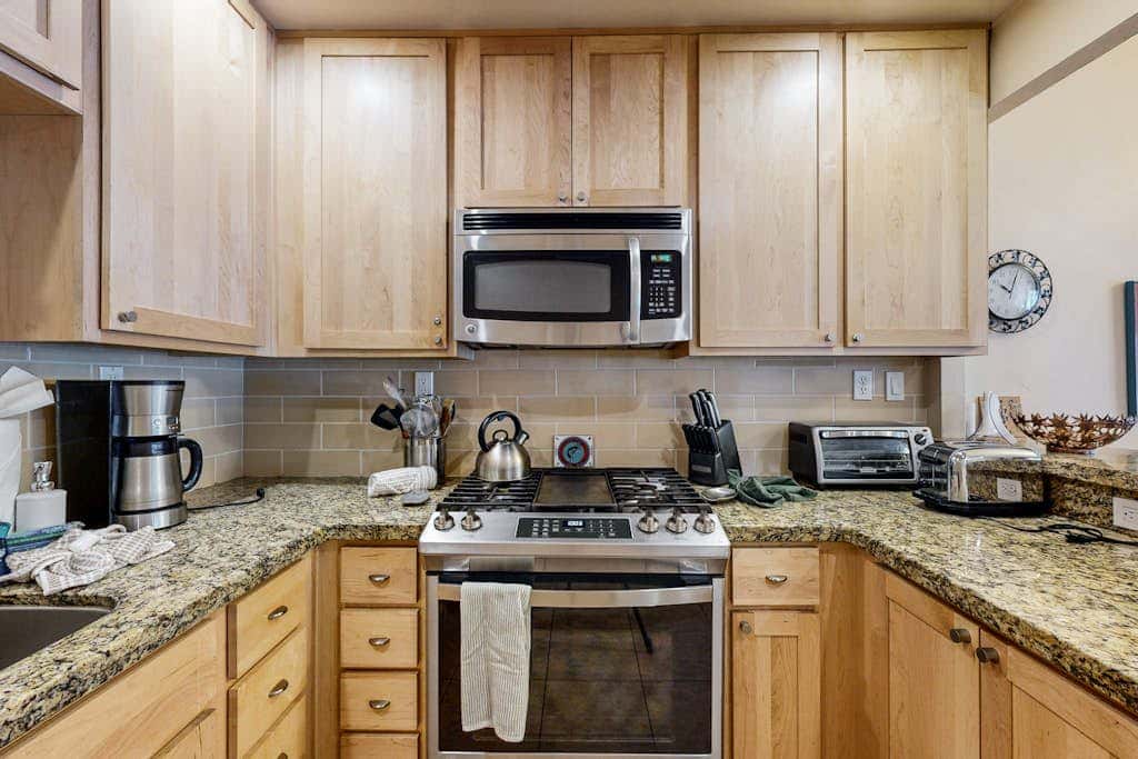 Second-floor lakefront condo with scenic views & easy access to town & slopes