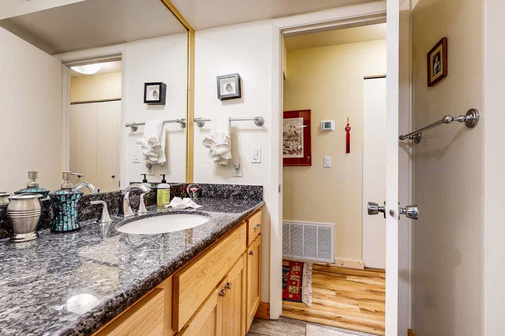 Second-floor lakefront condo with scenic views & easy access to town & slopes