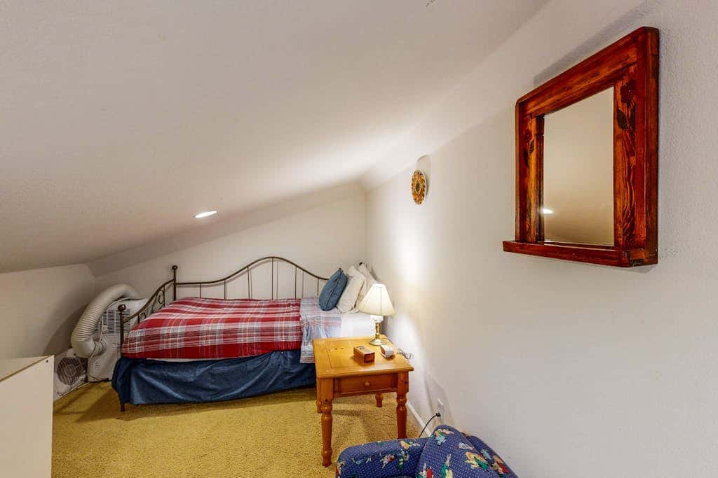 Second-floor lakefront condo with scenic views & easy access to town & slopes