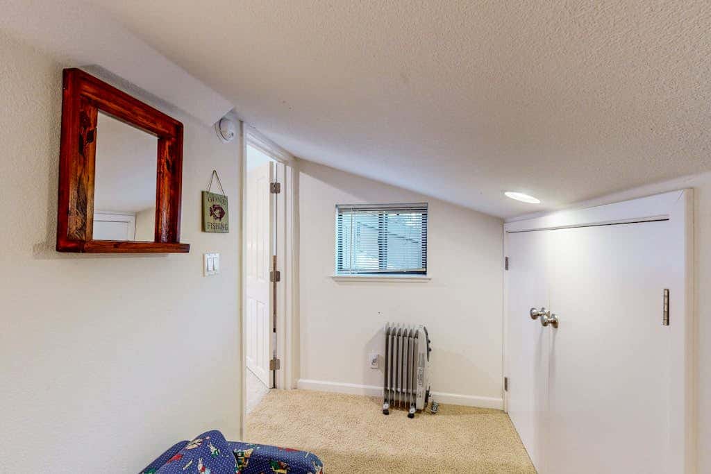 Second-floor lakefront condo with scenic views & easy access to town & slopes