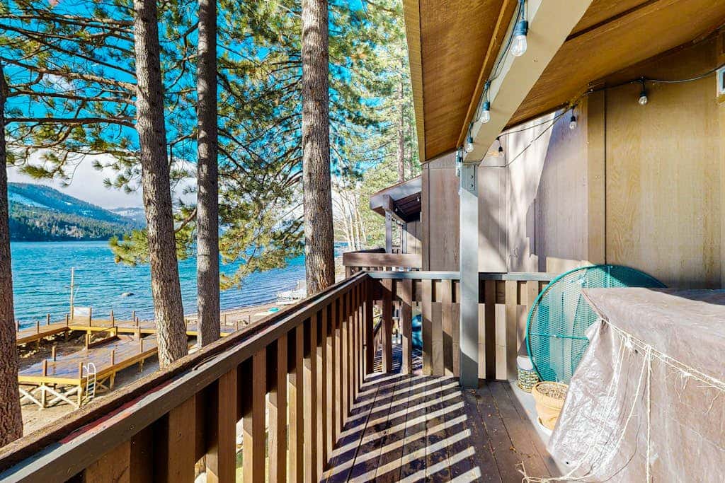 Second-floor lakefront condo with scenic views & easy access to town & slopes