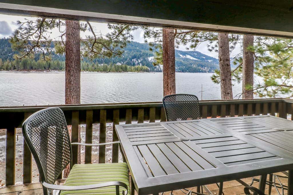 Second-floor lakefront condo with scenic views & easy access to town & slopes