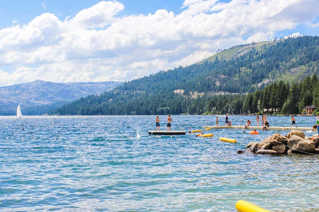 Dog-friendly cabin with pool & hot tub - near hiking & skiing