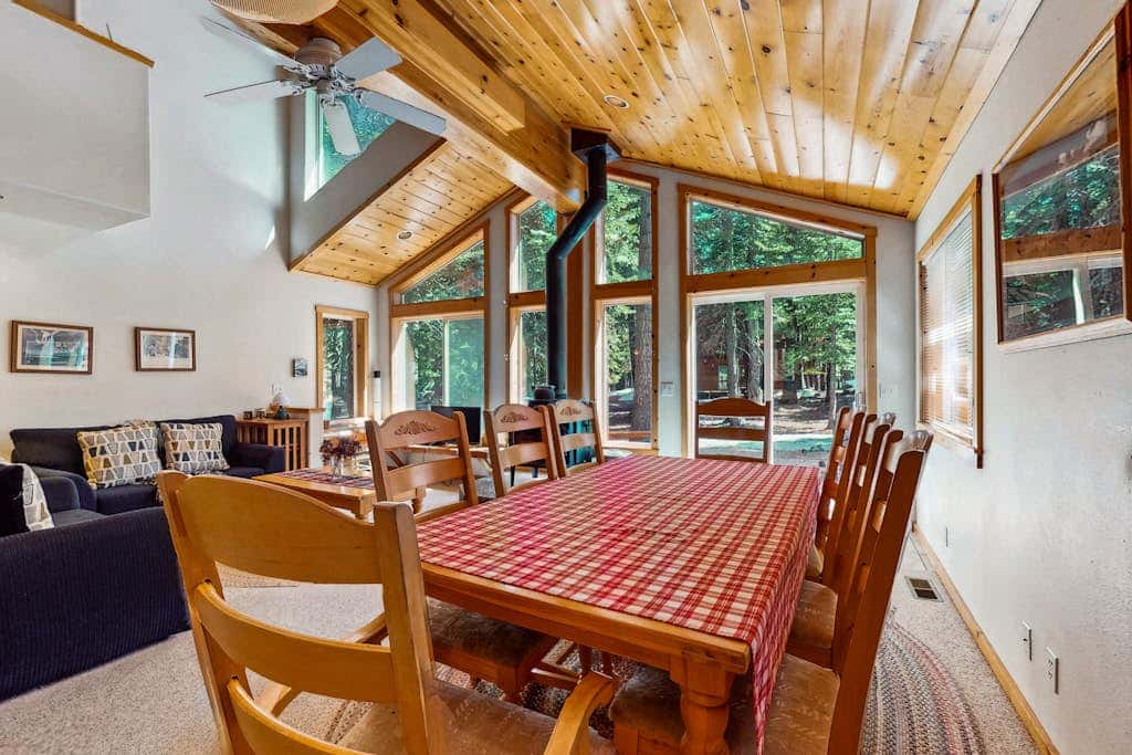 Dog-friendly cabin with pool & hot tub - near hiking & skiing