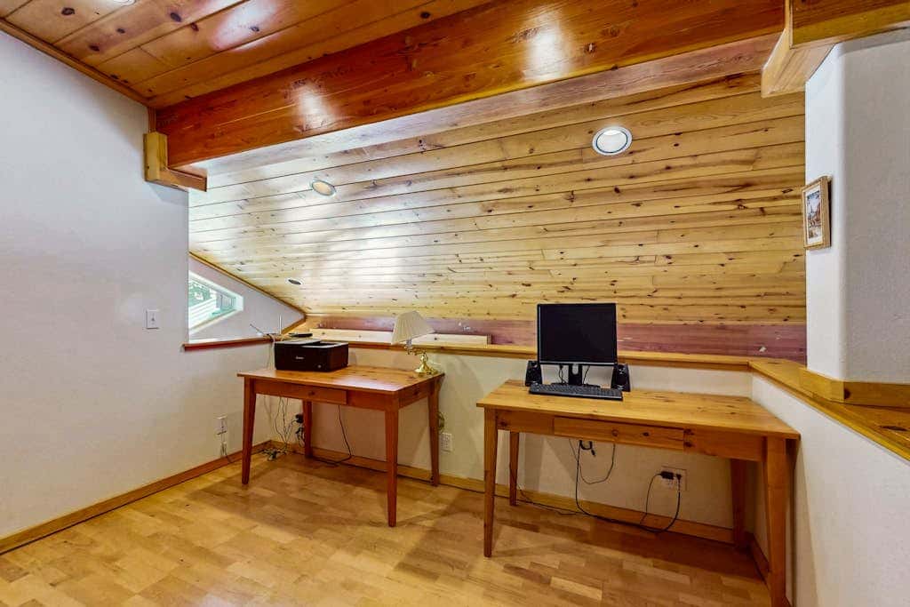 Dog-friendly cabin with pool & hot tub - near hiking & skiing