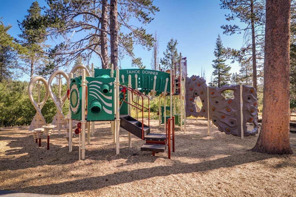 Dog-friendly cabin with pool & hot tub - near hiking & skiing