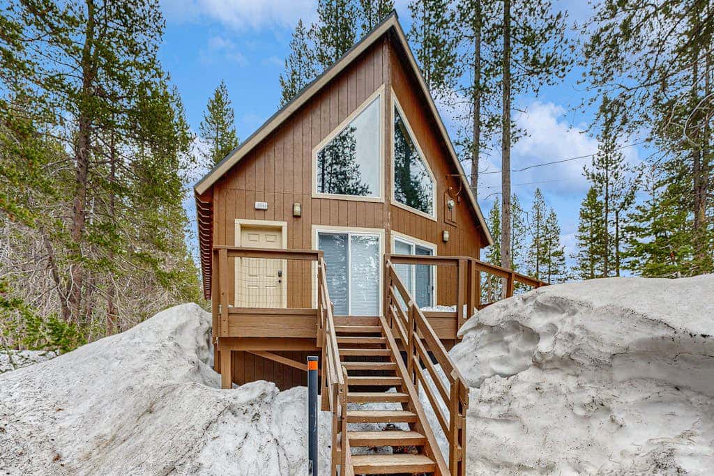 Cozy, dog-friendly getaway with wood stove & washer&dryer