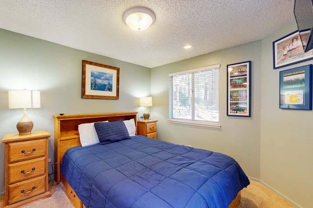 Townhome with pool, sauna, tennis, private hot tub, & foosball, sleeps 8