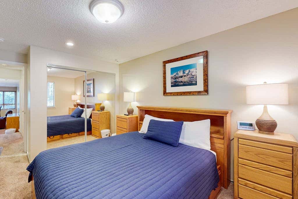 Townhome with pool, sauna, tennis, private hot tub, & foosball, sleeps 8
