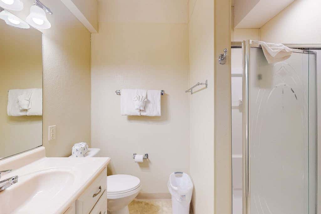 Townhome with pool, sauna, tennis, private hot tub, & foosball, sleeps 8