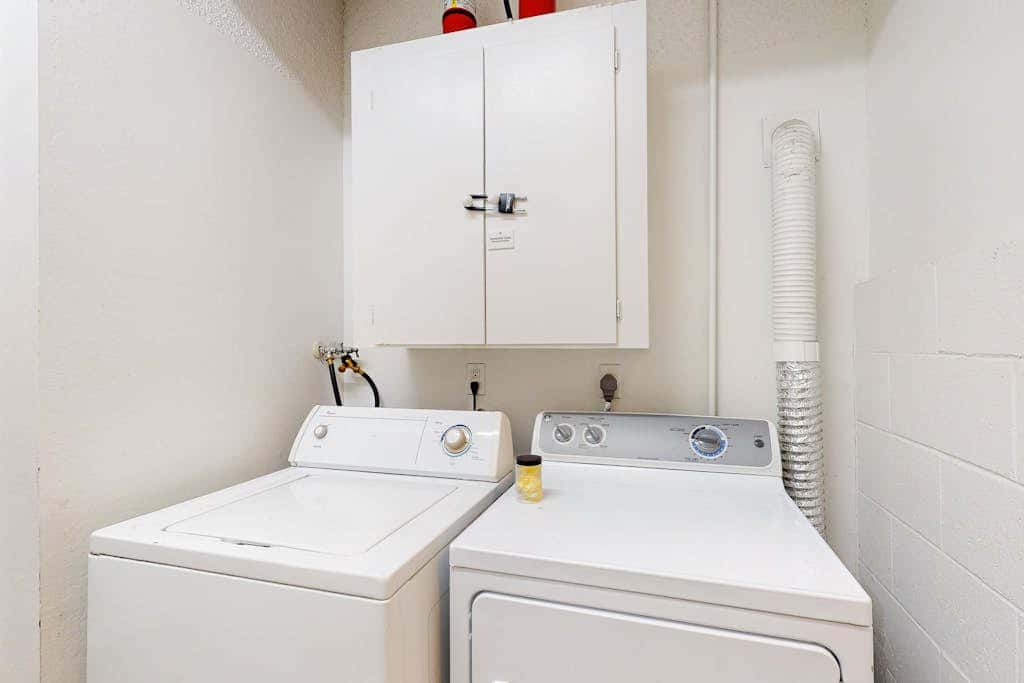 Townhome with pool, sauna, tennis, private hot tub, & foosball, sleeps 8
