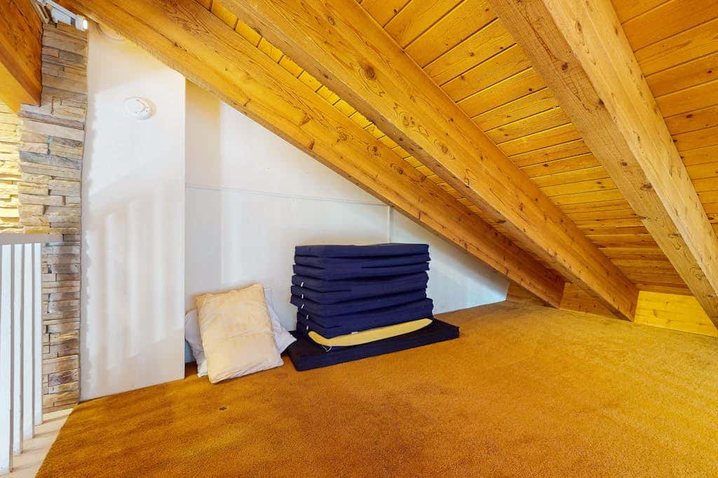Townhome with pool, sauna, tennis, private hot tub, & foosball, sleeps 8