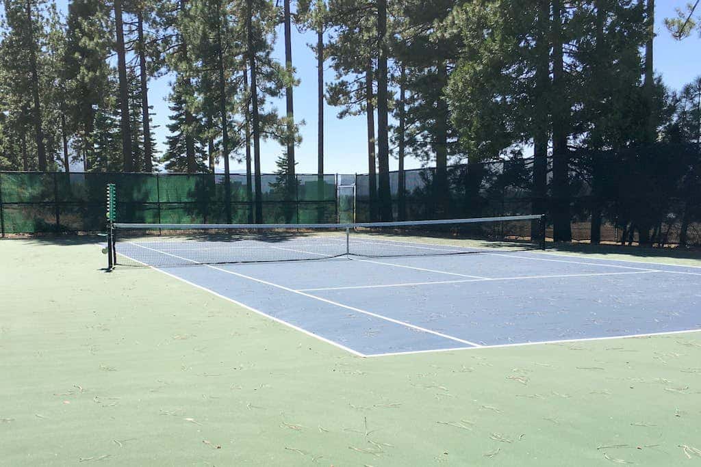 Townhome with pool, sauna, tennis, private hot tub, & foosball, sleeps 8