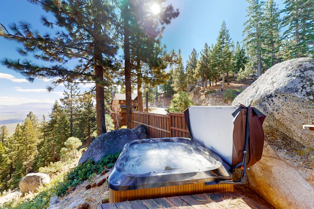 Dog-friendly mountain retreat with private hot tub, fireplace & views, sleeps 8