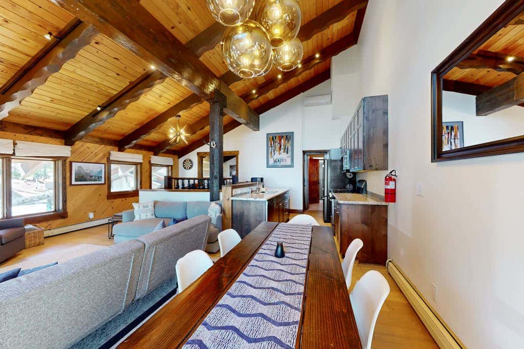 Dog-friendly mountain retreat with private hot tub, fireplace & views, sleeps 8