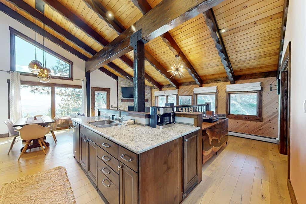 Dog-friendly mountain retreat with private hot tub, fireplace & views, sleeps 8