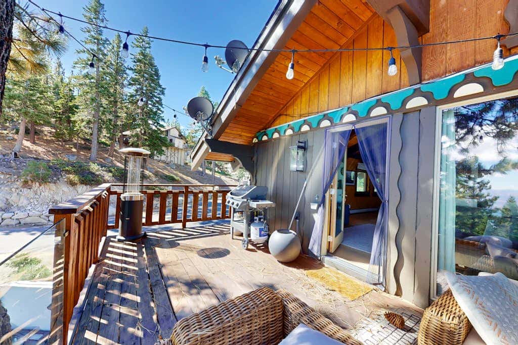 Dog-friendly mountain retreat with private hot tub, fireplace & views, sleeps 8