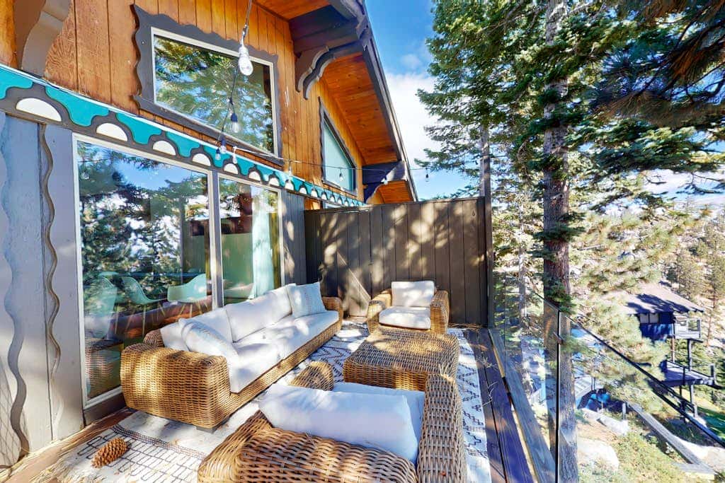 Dog-friendly mountain retreat with private hot tub, fireplace & views, sleeps 8