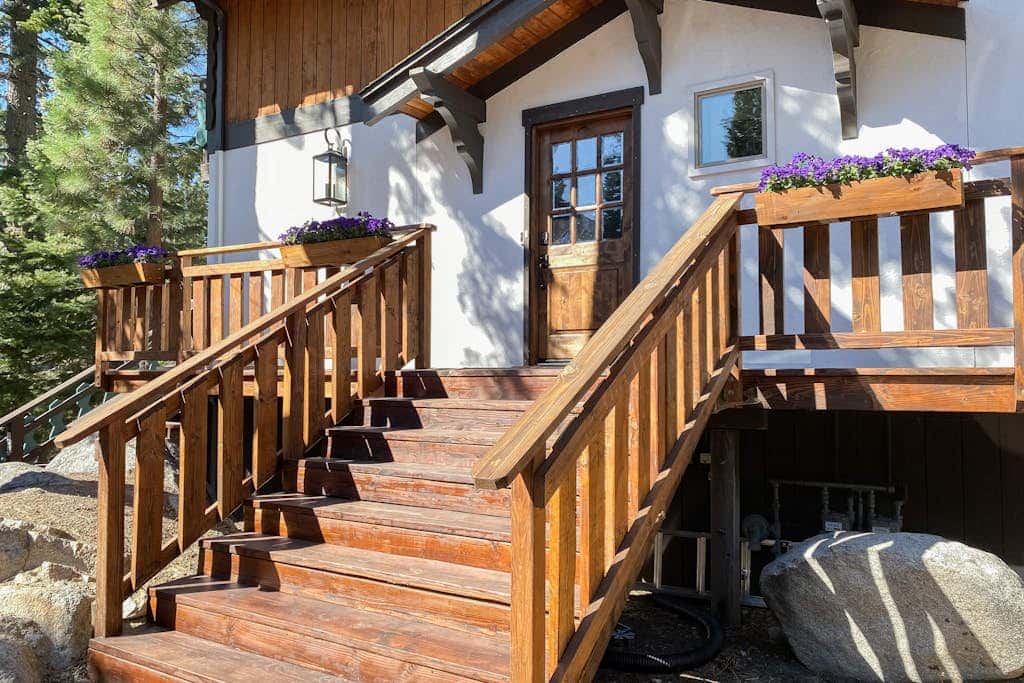Dog-friendly mountain retreat with private hot tub, fireplace & views, sleeps 8