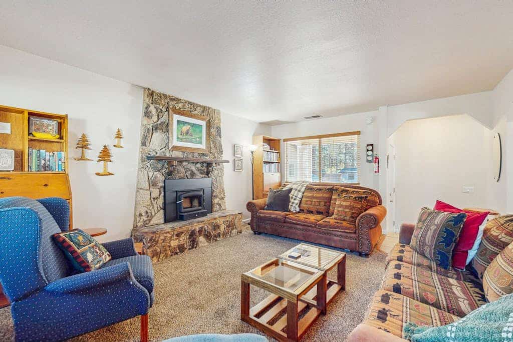 Golden Pine Lodge