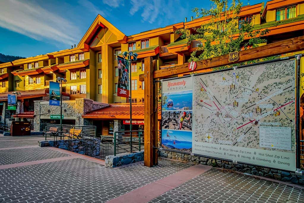 Family-Friendly Cabin with Spa, Two Decks, Fenced Yard and Play Structure