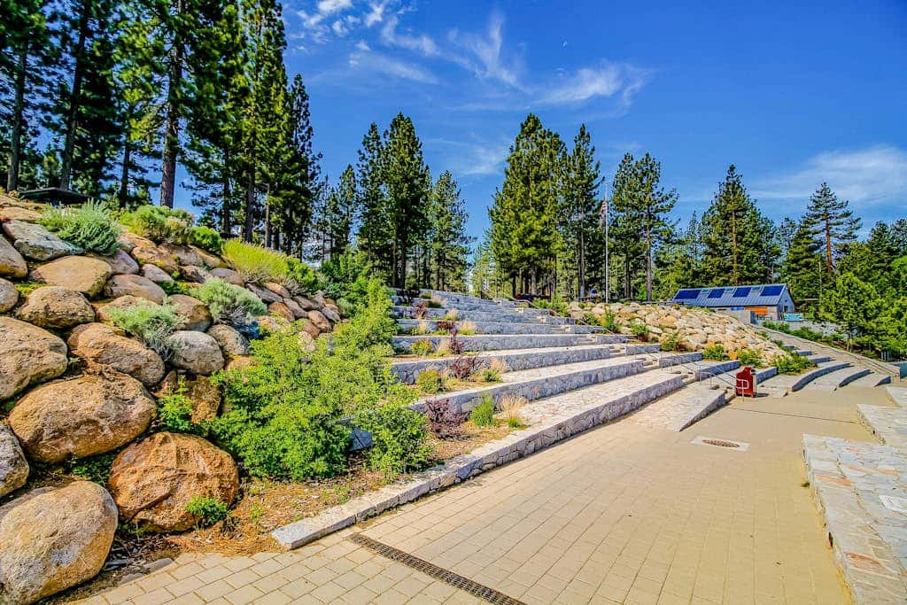 Family-Friendly Cabin with Spa, Two Decks, Fenced Yard and Play Structure
