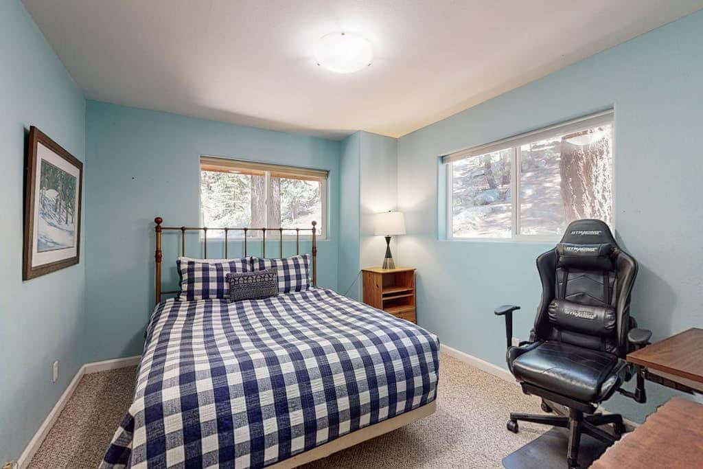 Stateline Chalet -  5BR, Panoramic Mountain Views, Dipping Pool & Dry Sauna