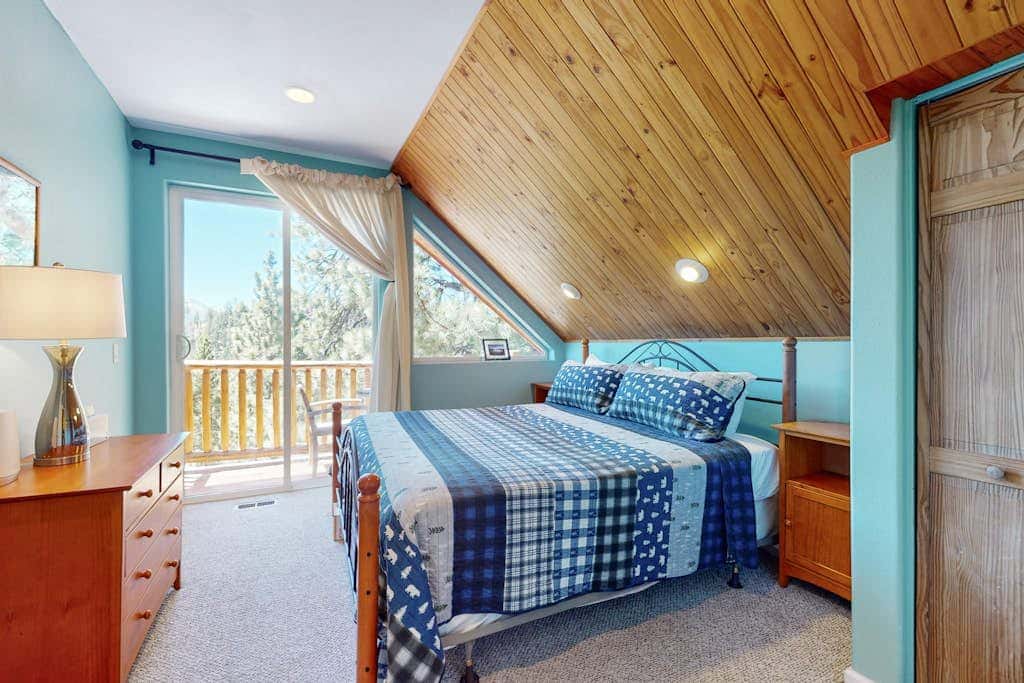 Stateline Chalet -  5BR, Panoramic Mountain Views, Dipping Pool & Dry Sauna
