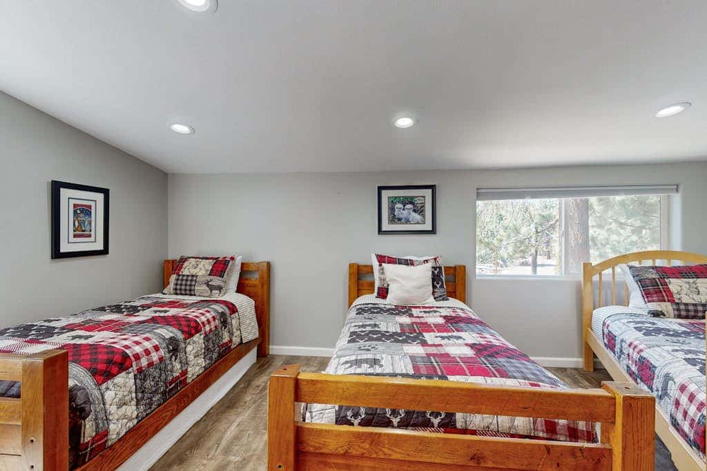 Stateline Chalet -  5BR, Panoramic Mountain Views, Dipping Pool & Dry Sauna
