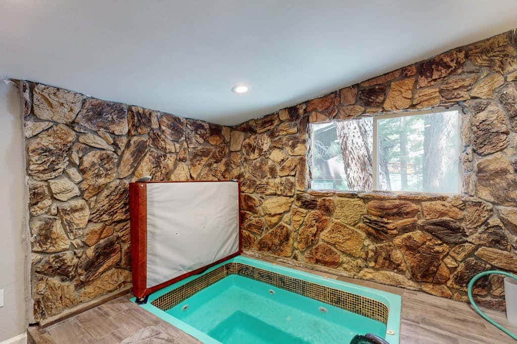 Stateline Chalet -  5BR, Panoramic Mountain Views, Dipping Pool & Dry Sauna