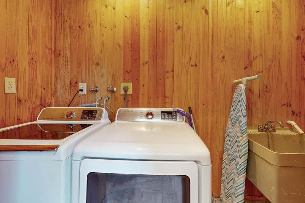 Stateline Chalet -  5BR, Panoramic Mountain Views, Dipping Pool & Dry Sauna