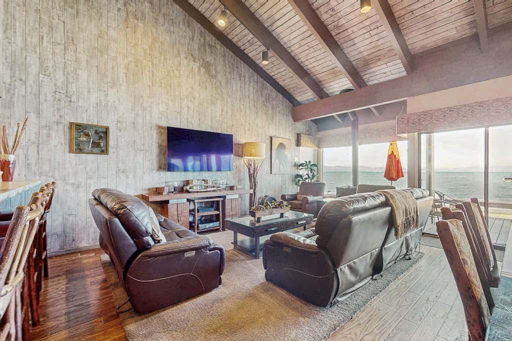 Lake Front Condo, steps from the beach with beautiful view of Lake Tahoe